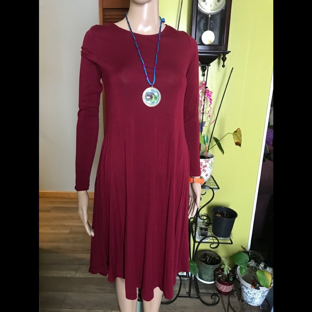 Dresses - Picture 2 of 2